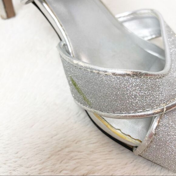 Dyeables Amber Silver Glitter Sandals Heels Sz 7.5B - Picture 3 of 9
